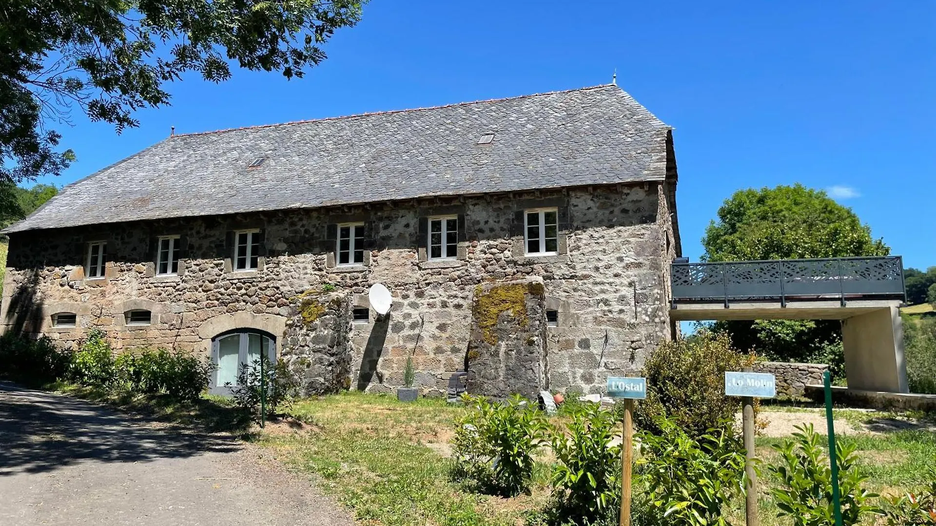 L'Ostal Et Lo Moulin De Vareille Mur-de-Barrez